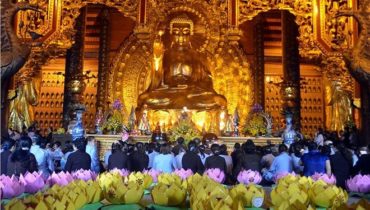 Sắc màu huyền bí trong những bức ảnh mừng Đại lễ Vesak ở các quốc gia Phật giáo