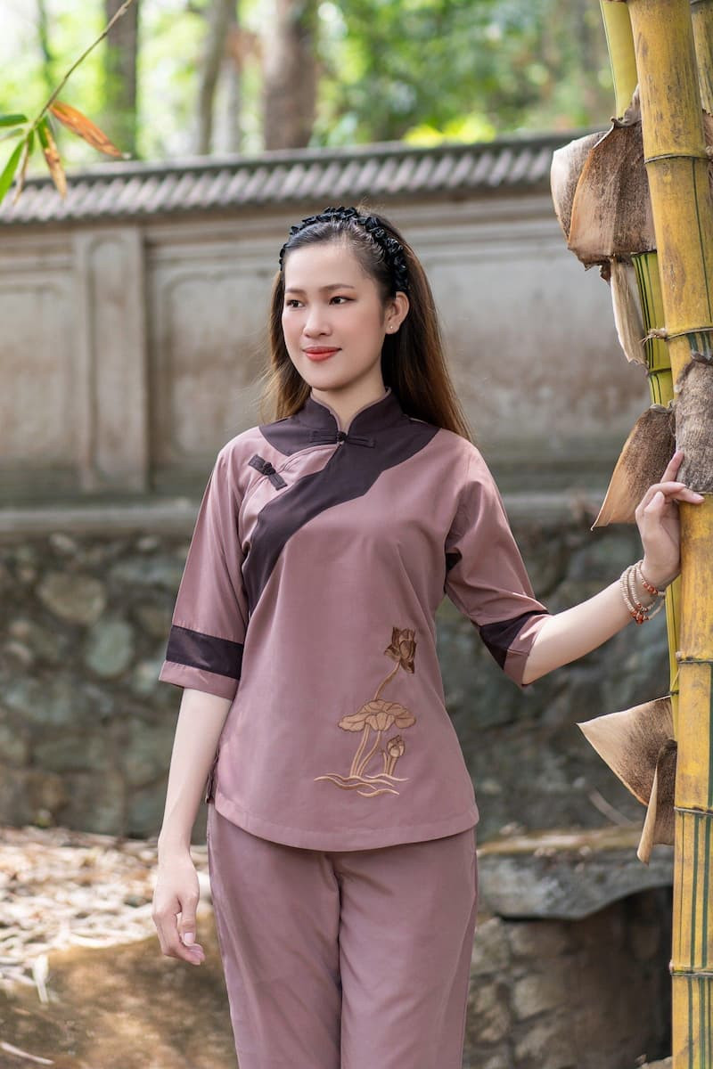 Áo lam cách điệu với thiết kế trẻ trung và thoải mái
