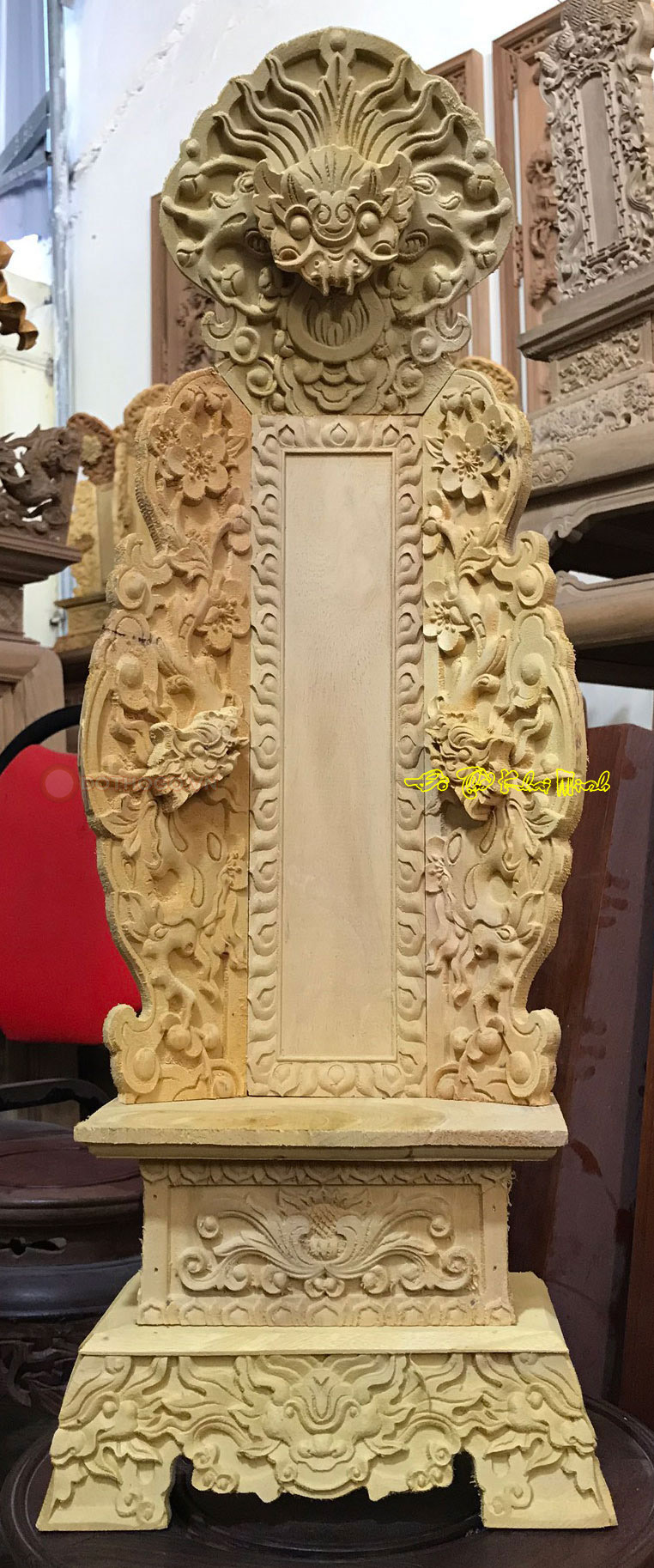 Bài vị thờ cúng gỗ mít với họa tiết trang nhã và nét chạm khắc tinh xảo