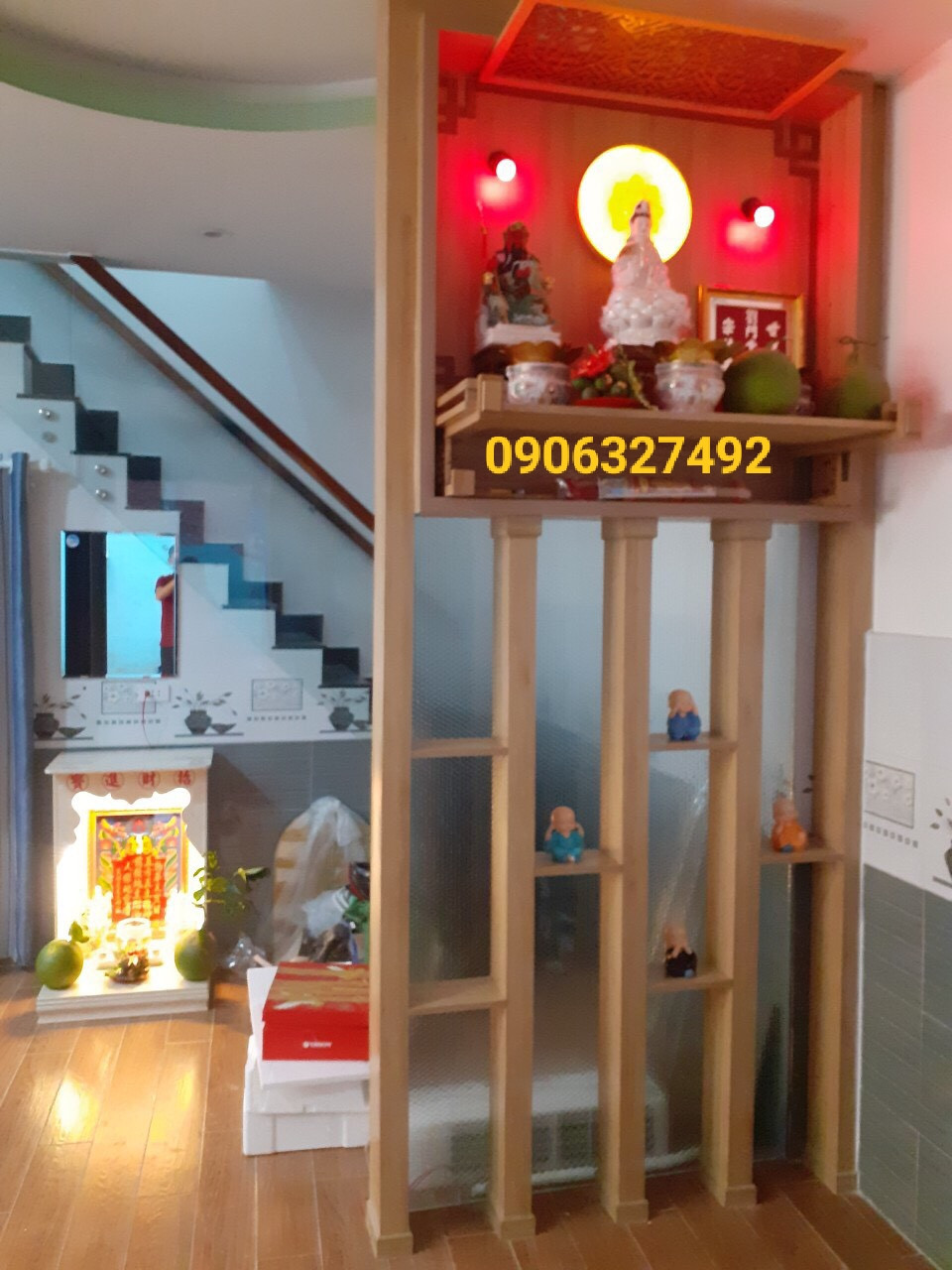 Bàn thờ mẹ Quan Âm treo tường