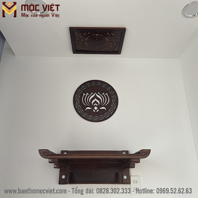Bàn thờ Ông Táo treo tường nhỏ gọn và tiện lợi