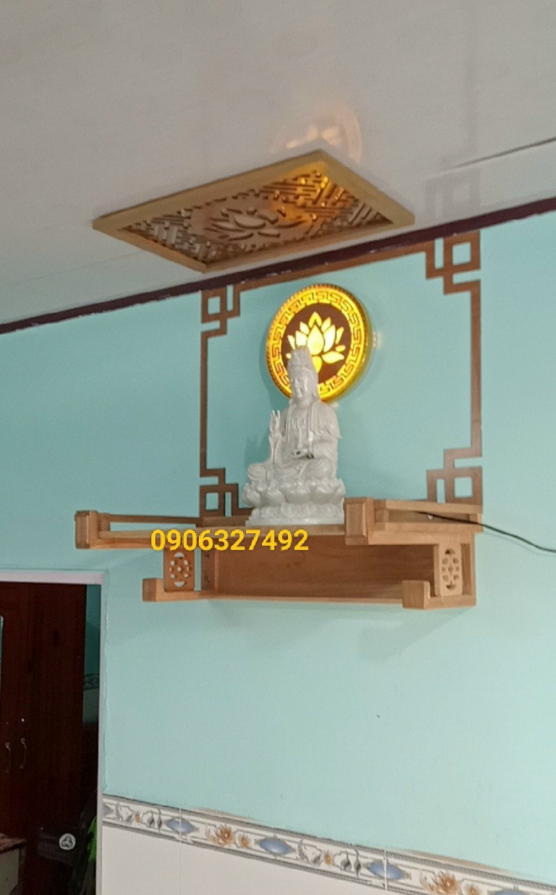 Bàn thờ Phật Quan Âm có họa tiết hoa văn