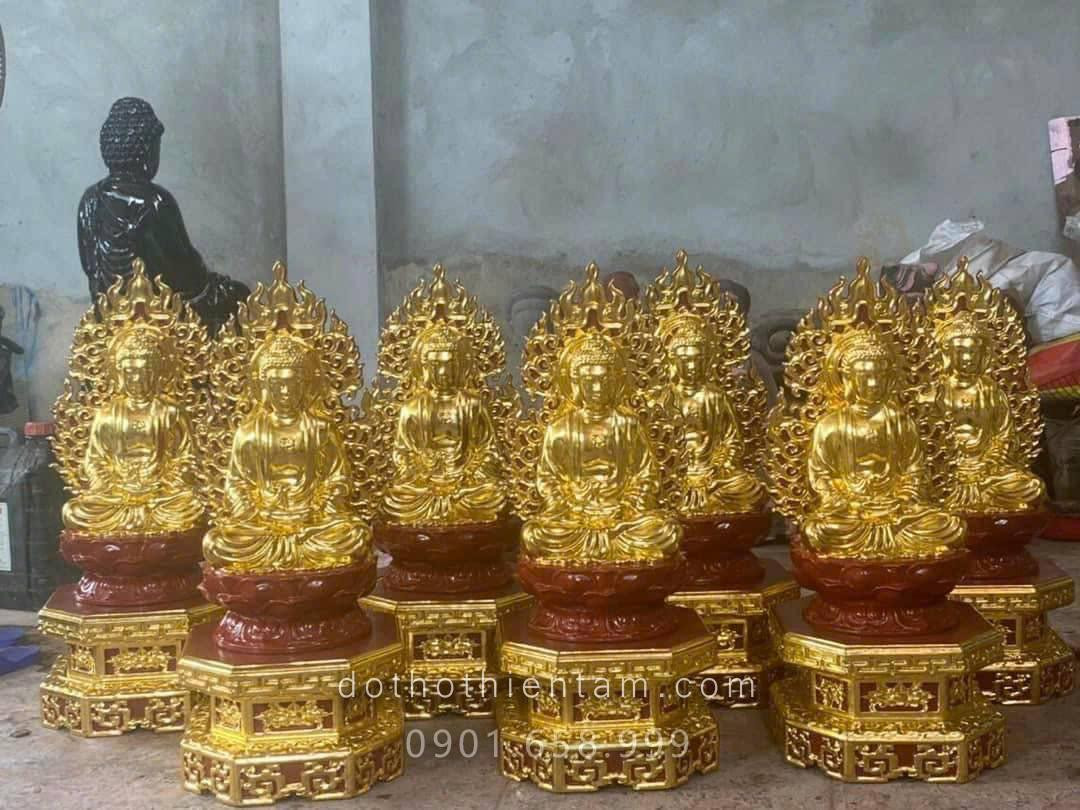 Bảy tôn tượng Thất Phật Dược Sư được thờ cúng trang nghiêm
