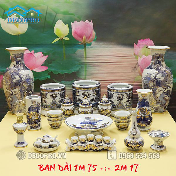 Bộ đồ thờ gốm sứ Bát Tràng với thiết kế trang nhã, phù hợp nhiều không gian thờ cúng