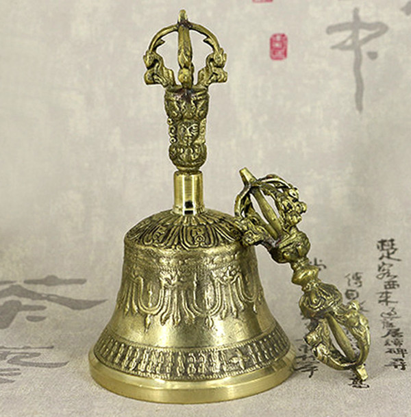 Bộ pháp khí mật tông Chuông và Chày Kim Cang trong nghi lễ