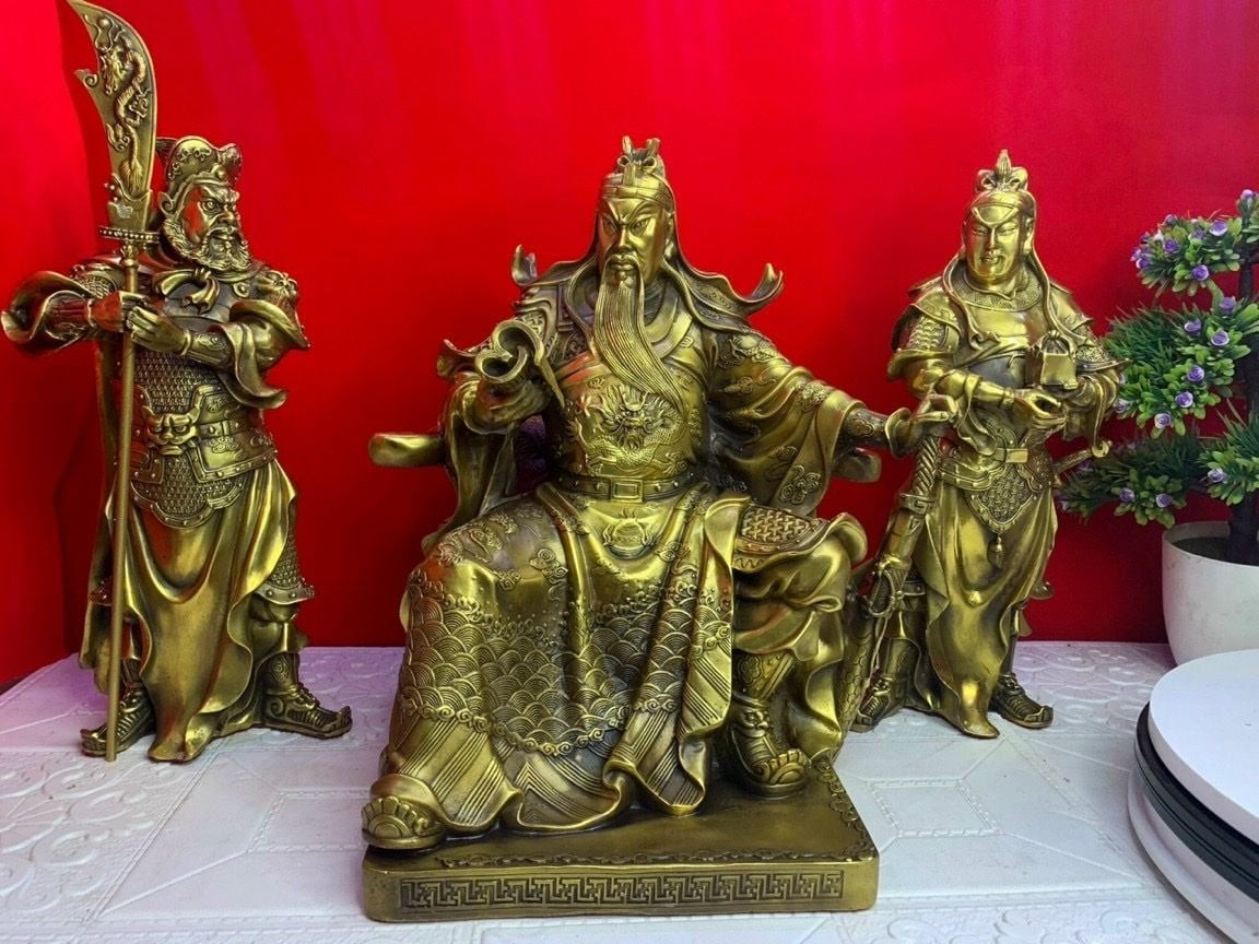 Bộ Quan Công Tam Thánh bằng đồng với hai tùy tùng