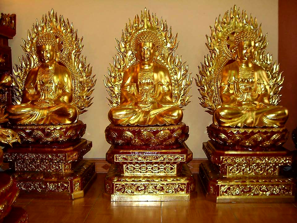 Bộ tượng Tam Thế Phật sơn son thếp vàng trang nghiêm