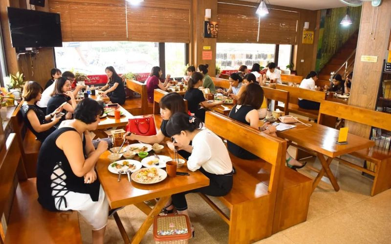 Buffet chay tại Tịnh Thực Quán với không gian trang nhã