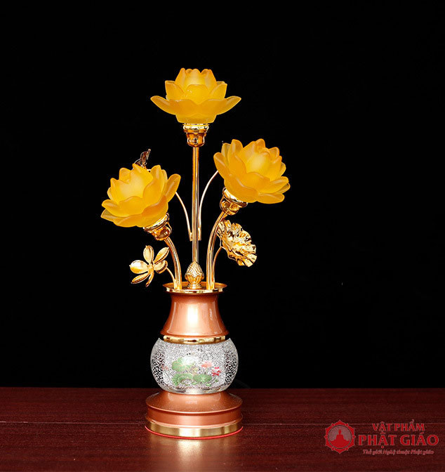 Chi tiết thân đèn thờ hoa sen Quan Âm cao cấp