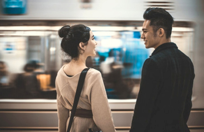 Dấu hiệu nhận biết nhân duyên tiền định từ kiếp trước qua tình yêu sét đánh