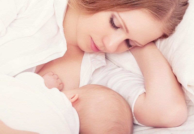 Em bé mới sinh cảm nhận thế giới qua các giác quan