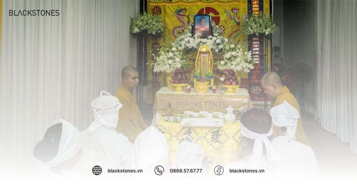 Gia đình tề tựu trong nghi lễ tang gia, sau khi người thân lâm chung
