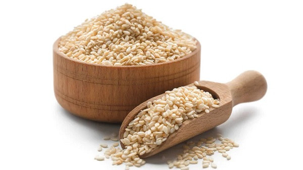 Hạt vừng nhỏ nhắn, đa dạng màu sắc, sẵn sàng cho các món ăn