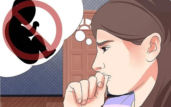 Hình ảnh một người phụ nữ trầm tư lo lắng về quyết định phá thai và những ảnh hưởng tâm linh
