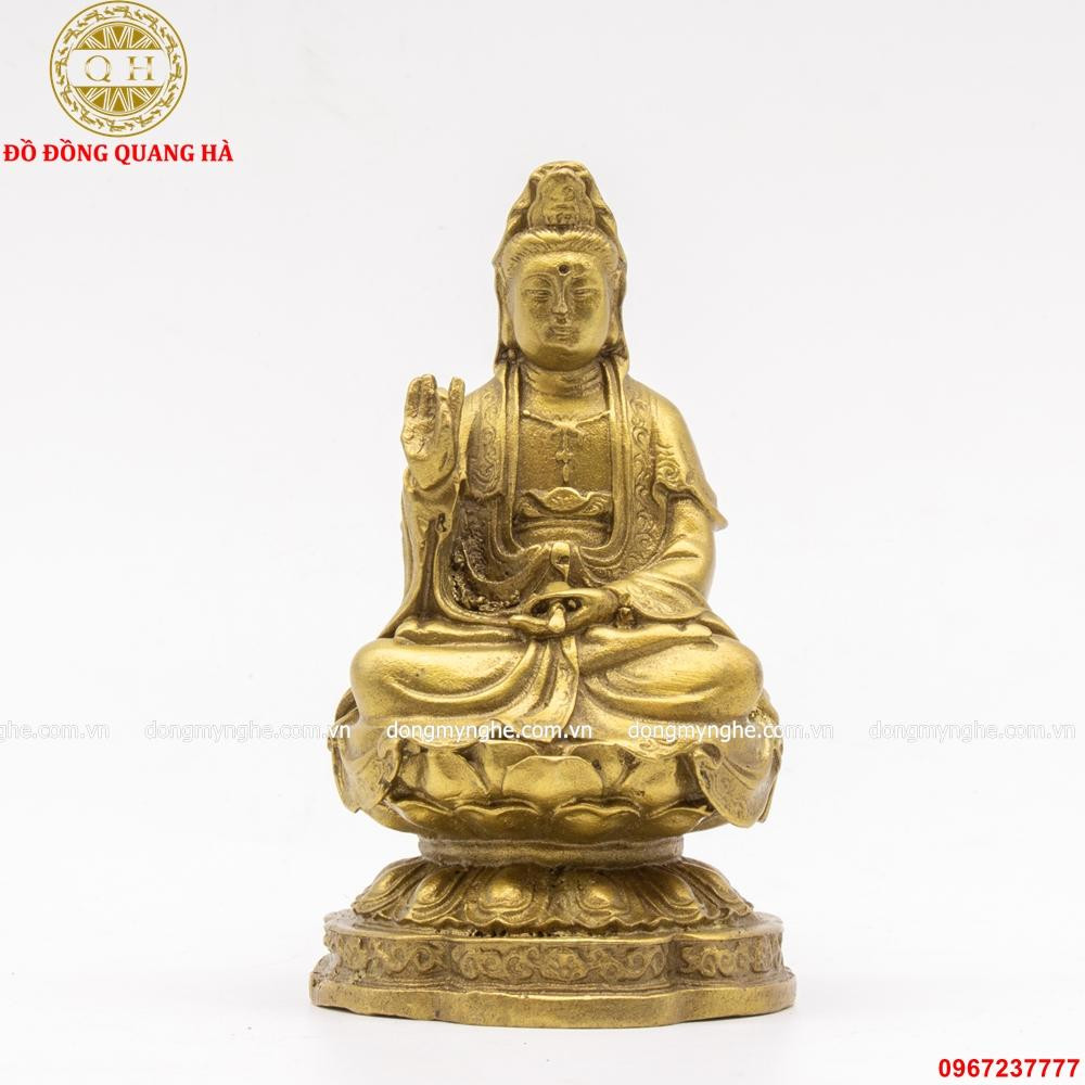 Hình Phật Quan Âm đẹp với đường nét chạm khắc tinh xảo, thể hiện tay nghề nghệ nhân