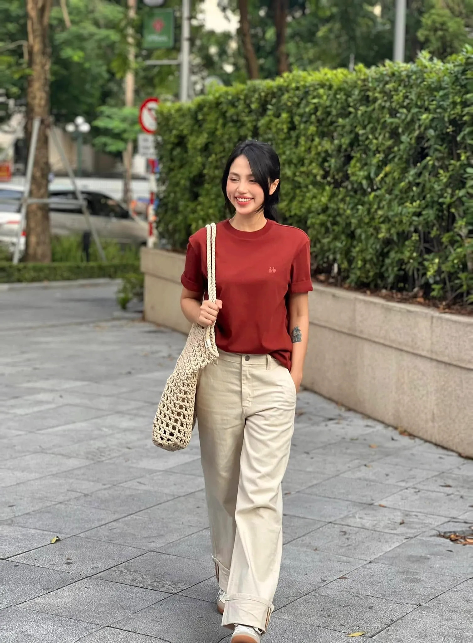 Kết hợp áo thun quần jean đơn giản