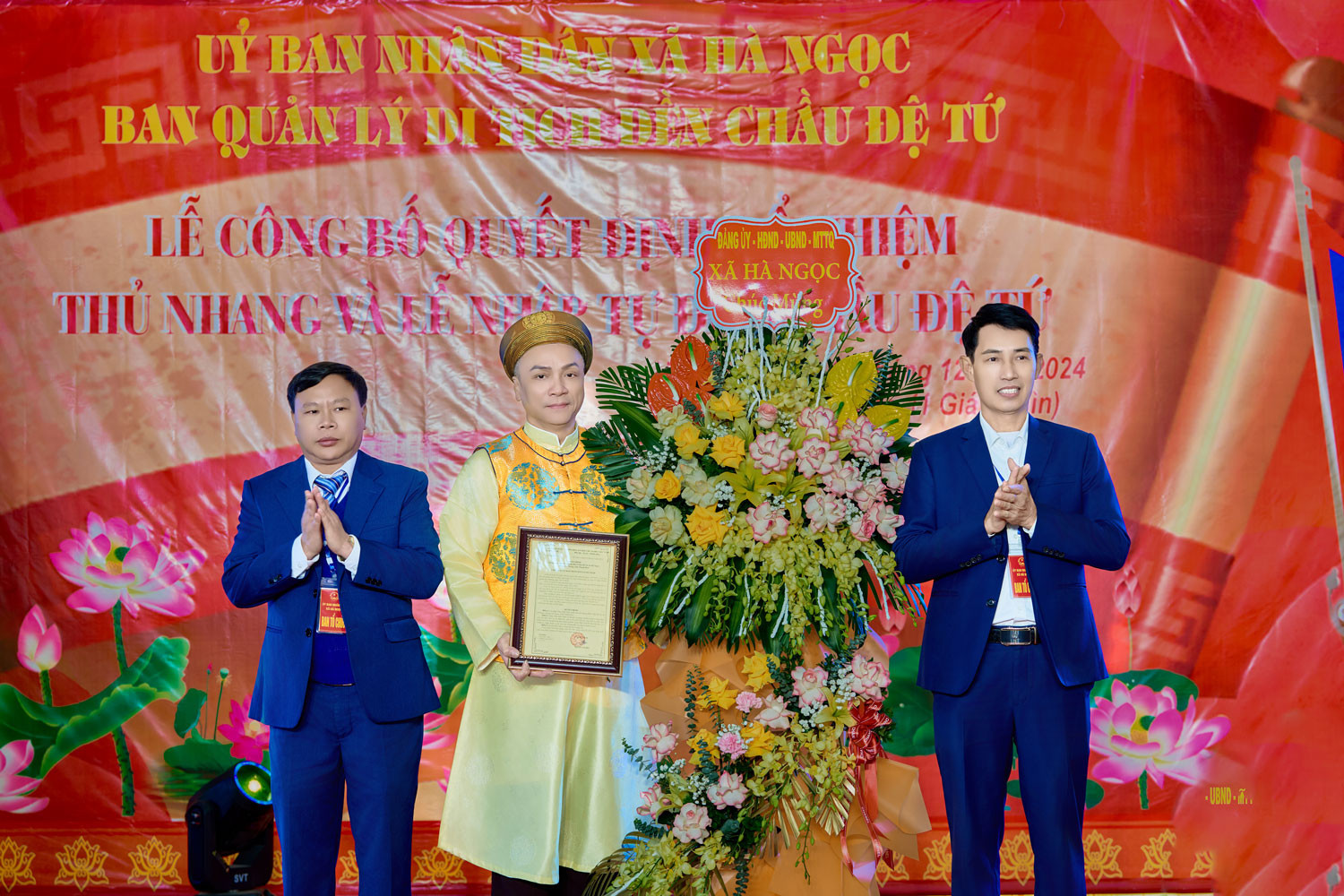 Lễ công bố bổ nhiệm thủ nhang Trần Anh Tuấn tại Đền Chầu Đệ Tứ ở Hà Ngọc, Thanh Hóa