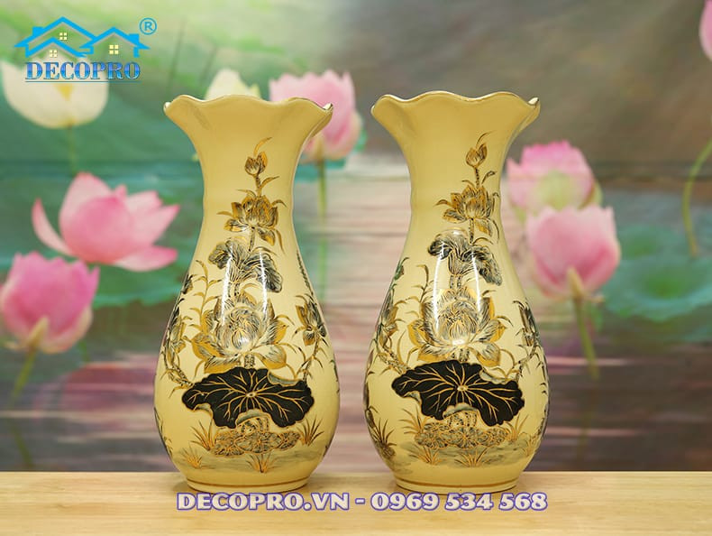 Lọ hoa bàn thờ gốm Chu Đậu vẽ vàng 24k - ảnh chụp tại Decopro.vn