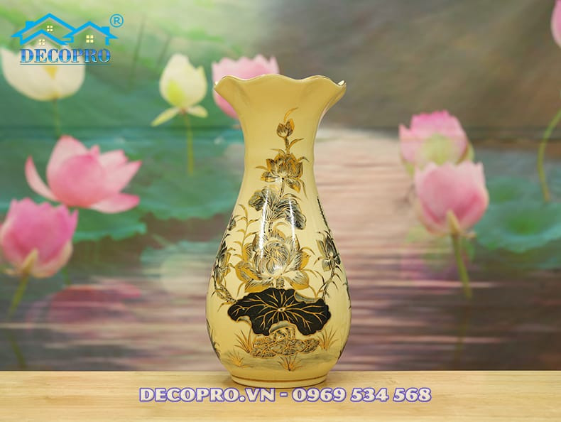 Lựa chọn lọ hoa phù hợp với không gian thờ cúng