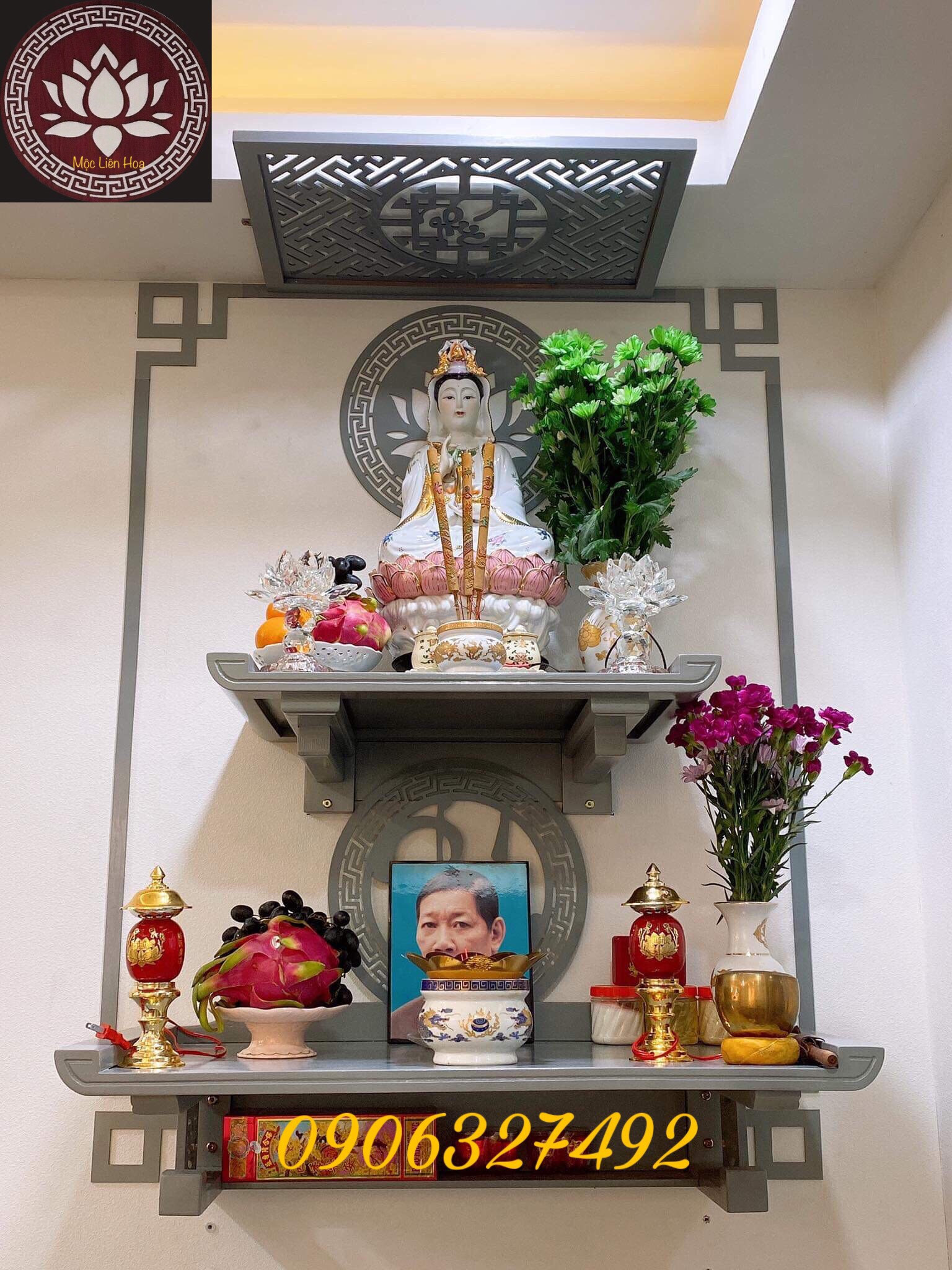 Mẫu bàn thờ Phật Quan Âm treo tường với thiết kế thanh lịch