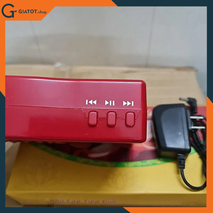 Máy đọc kinh Phật với màn hình hiển thị số bài kinh, giúp người dùng dễ dàng lựa chọn nội dung phù hợp.