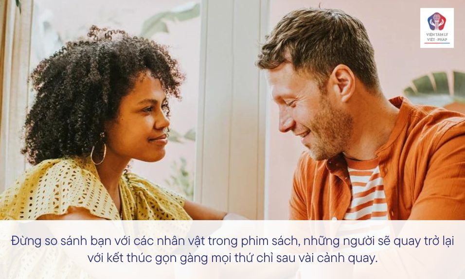 Một người đang ngồi buồn rầu và cô đơn trên ghế dài