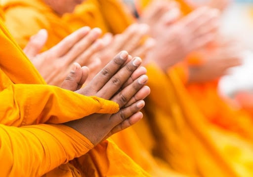 Phật tử tại gia tham dự lễ quy y Tam Bảo nhận pháp danh tại chùa