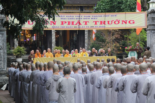 Quang cảnh buổi lễ thiền định của giới tử đôn hậu