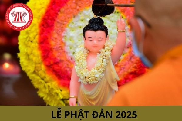 Quang cảnh trang nghiêm của đại lễ Phật Đản, với hoa đăng và không gian tâm linh, tượng trưng cho sự an lạc và giác ngộ trong ngày Phật Đản thiêng liêng.