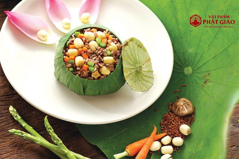 Tăng ni và phật tử tìm hiểu về nguyên tắc kiêng cữ ngũ vị tân trong tu học Phật pháp để giữ tâm thanh tịnh.