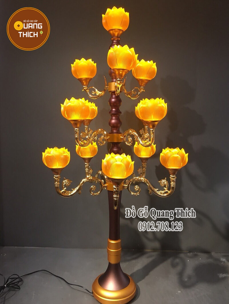 Tổng quan về đèn lưu ly hoa sen với thân đồng chắc chắn và số lượng bông khác nhau, phù hợp nhiều kích cỡ bàn thờ