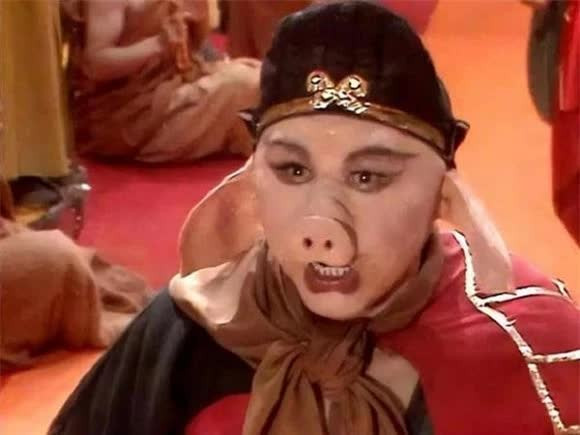 Trư Bát Giới chiến đấu cùng Tôn Ngộ Không chống lại yêu quái