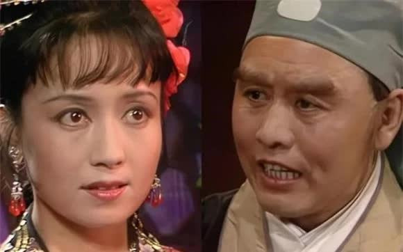 Trư Bát Giới dưới hình dạng nửa người nửa lợn, đang cầu xin Đường Tăng
