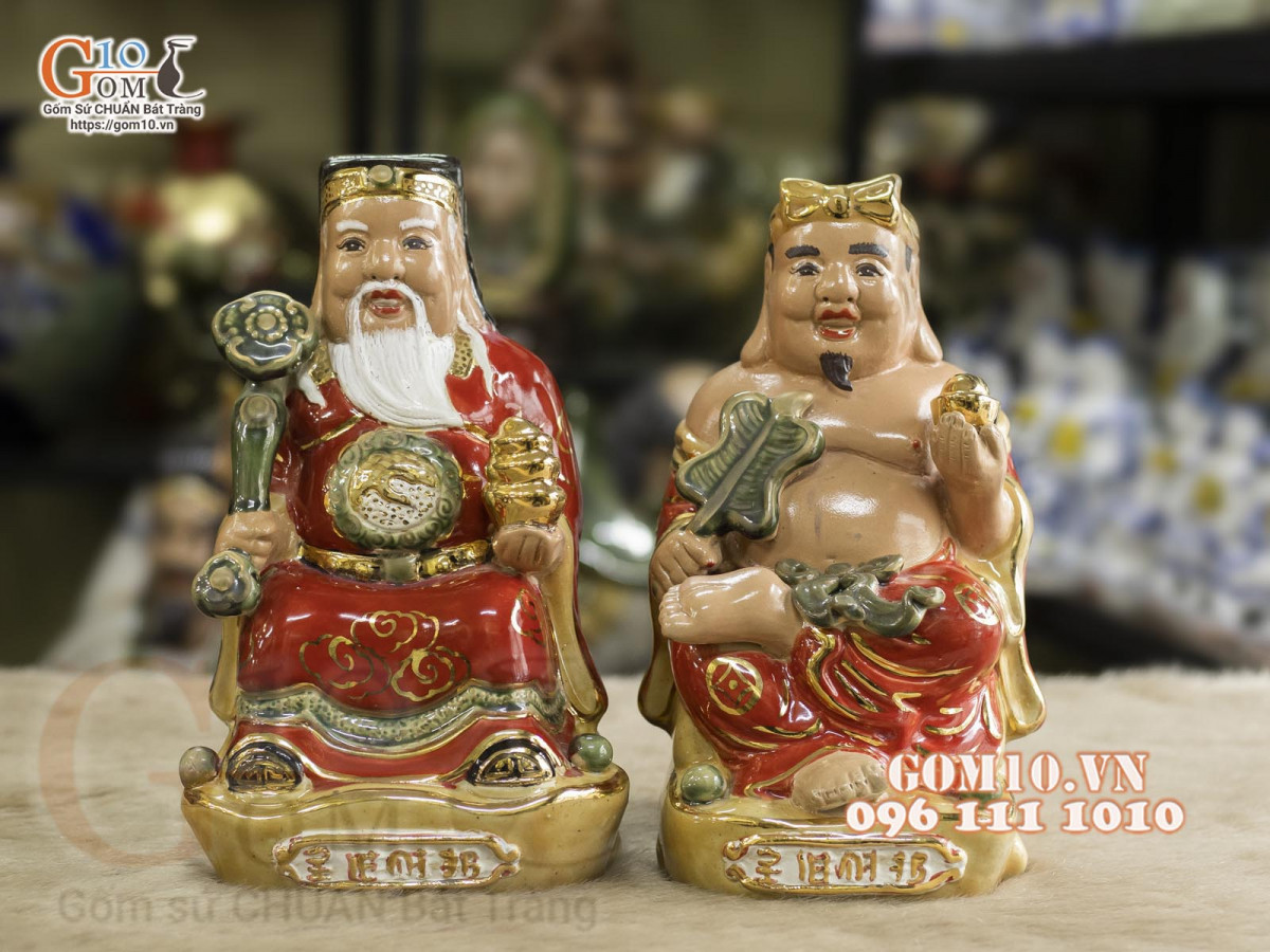Tượng Bố Đại La Hán, một trong những hình ảnh liên quan đến Ông Địa và Thần Tài trong các sự tích.