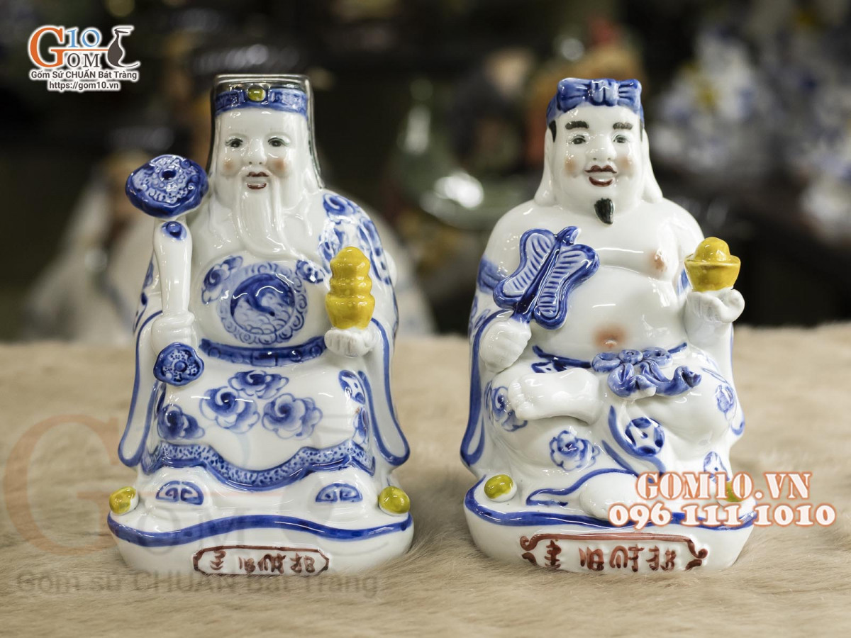 Tượng hình ảnh ông Thổ Địa cầm quạt mo, biểu trưng cho sự che chở, mang lại sự mát mẻ và tài lộc