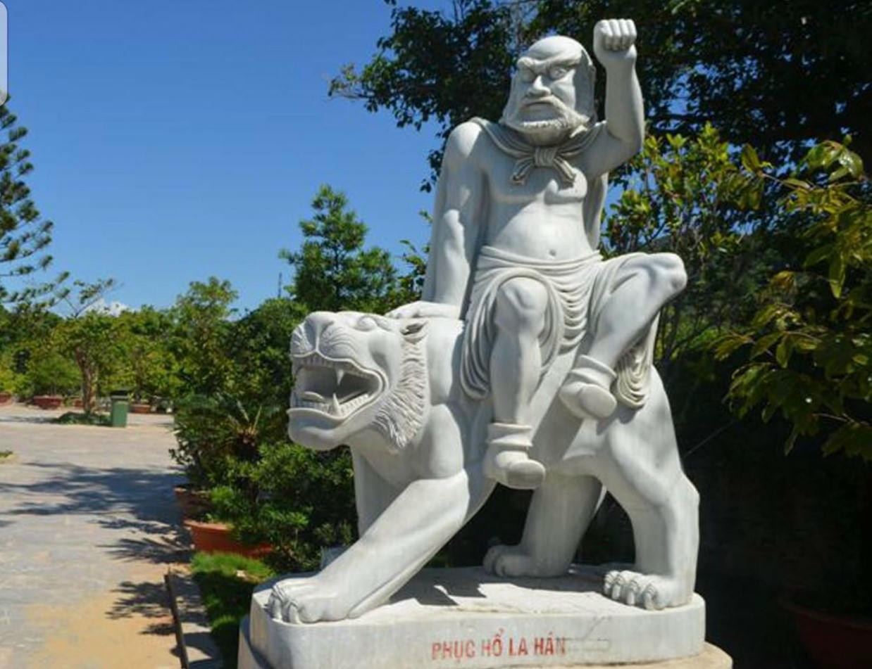 Tượng La Hán Phục Hổ, một vị A La Hán thần thông cứu độ chúng sinh