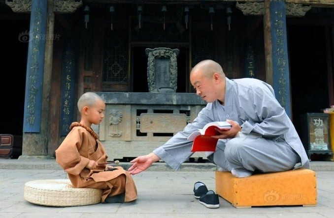 Tượng Phật hay tượng Bổn sư thể hiện sự giác ngộ và tên gọi tâm linh