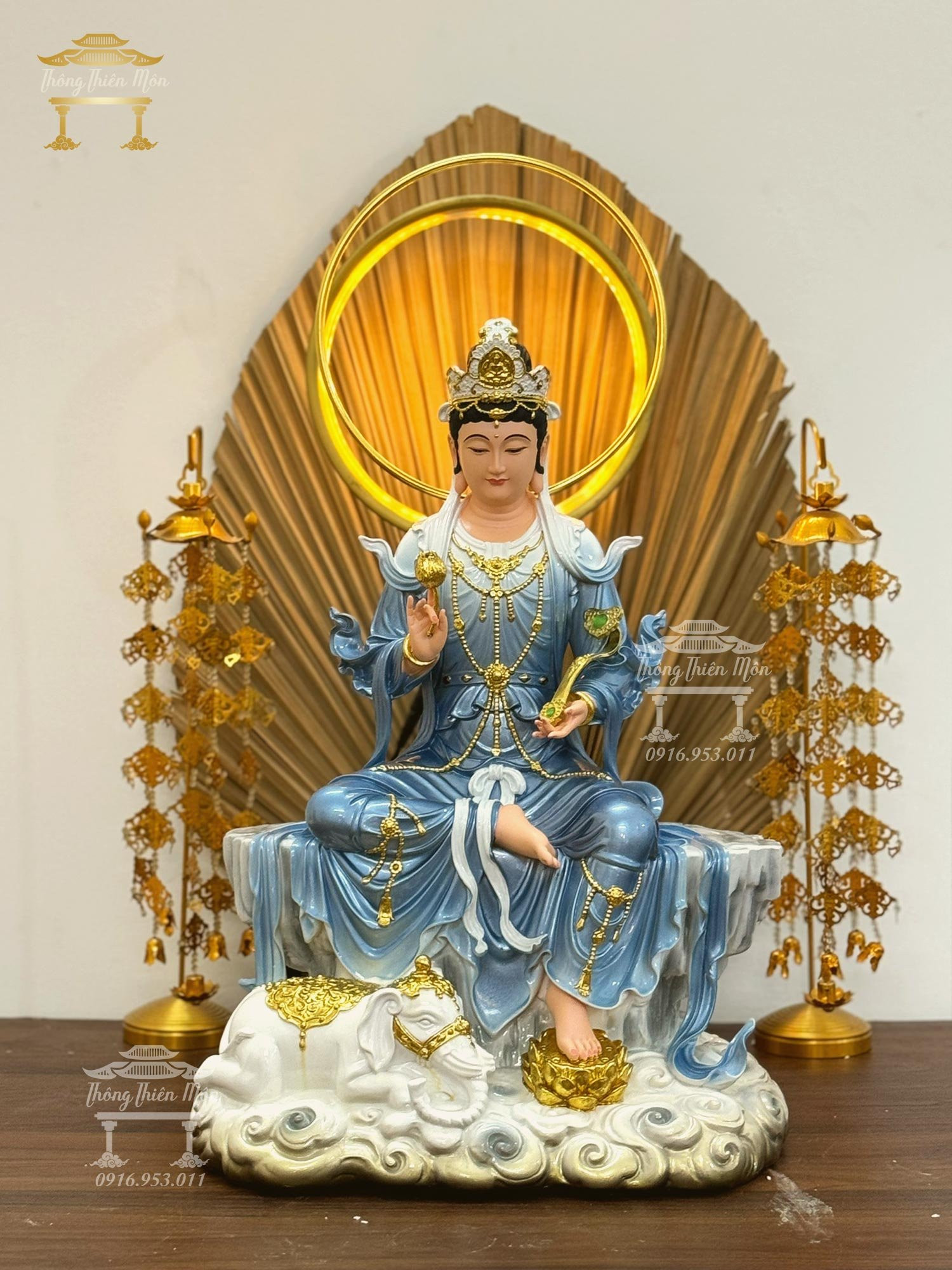 Tượng Phổ Hiền Bồ Tát ngồi trên voi trắng sáu ngà