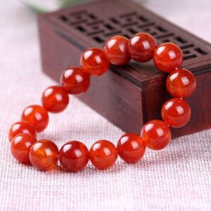 Vòng chuỗi đeo tay nữ đá mã não đỏ, biểu trưng cho sức sống