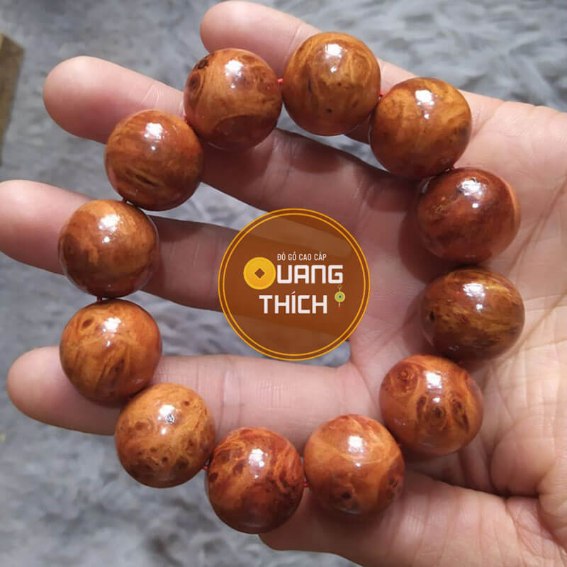 Vòng đeo tay gỗ Huyết Long nu 12 hạt vân đẹp tự nhiên, biểu tượng của sự may mắn và thịnh vượng